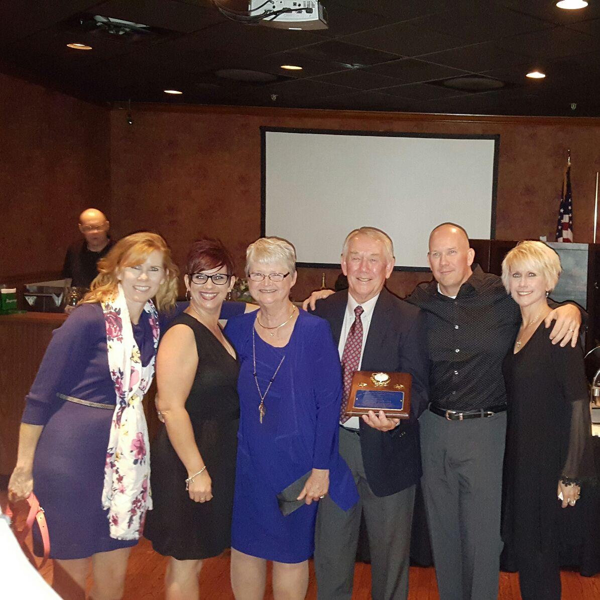 Richard Lindamer pictured with his wife and four of his children. From left to right: Sue Witter, Sarah Crump, Cookie Lindamer, Richard Lindamer Sr., Richard Lindamer Jr., Christine Morsman.